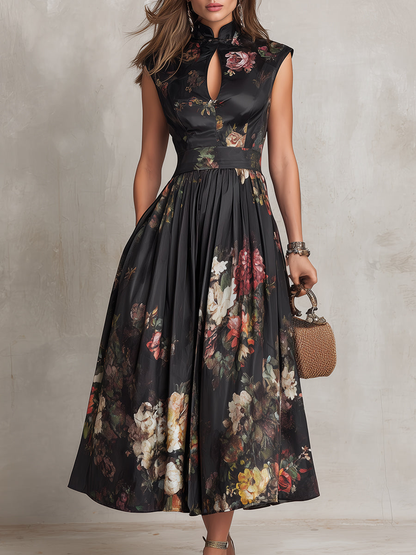 Violetta - Robe midi noire en satin plissé à motif floral et encolure à trou de serrure